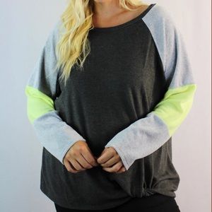 (1X) Plus Size Front Twist Scoop Neck Sweater